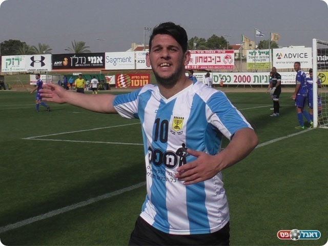 וחוגג (שקד מורג)